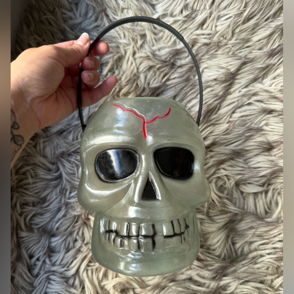 💀 Skull Halloween Plastic Bucket - Picture 1 of 4